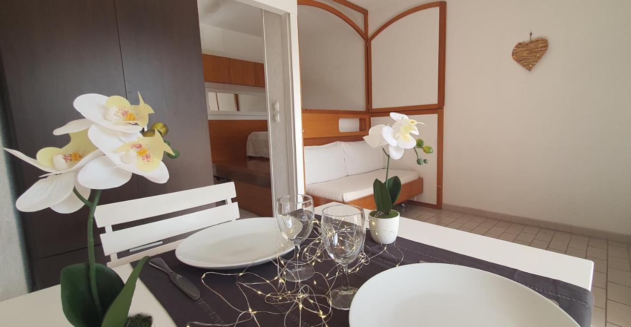 Апартаменти L'Etoile Sous Les Pins - La Loge Єр Екстер'єр фото